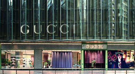 Shops with GUCCI in Hong Kong title